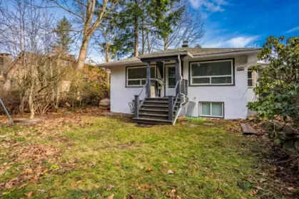621 Water Avenue, Hope, BC, Hope — Single Family Residence for sale