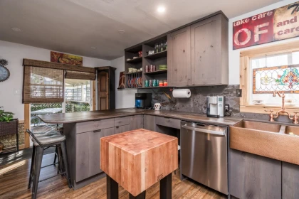 Breakfast Nook Photo of 695 Hudson Bay Street, Hope, BC