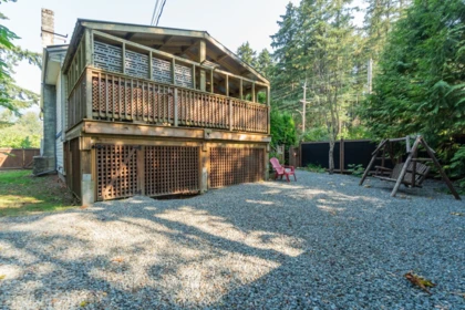 Garden / Landscaping Photo of 695 Hudson Bay Street, Hope, BC