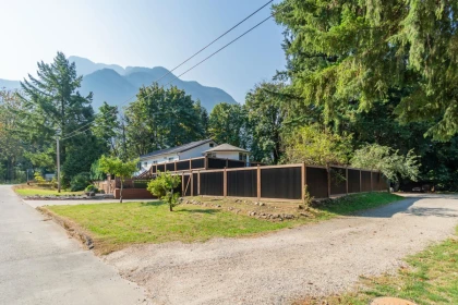 695 Hudson Bay Street, Hope, BC, Hope — Single Family Residence for sale