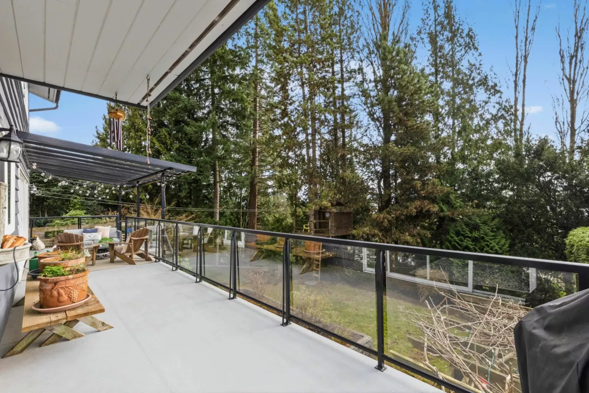 Entry Foyer Photo of 363 Dartmoor Drive, Coquitlam, BC
