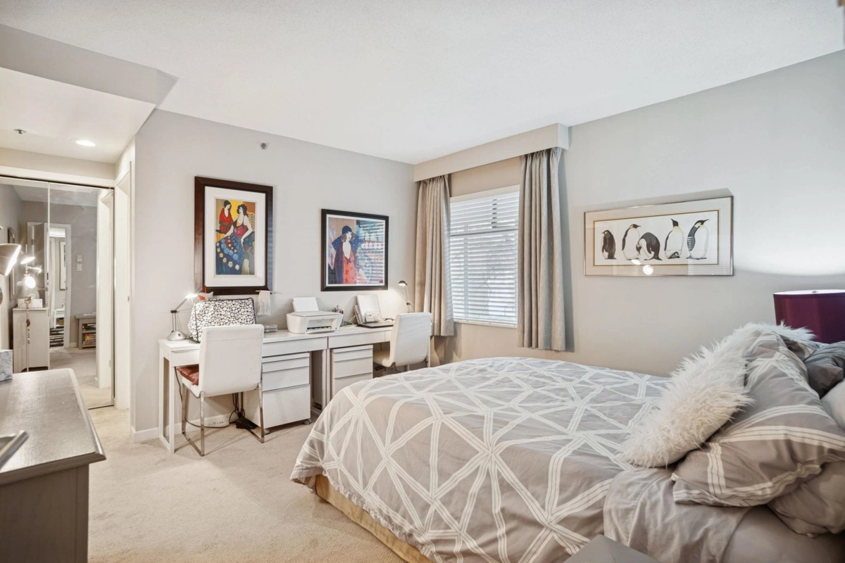 Guest Bathroom Photo of 203 1008 Beach Avenue, Vancouver, BC