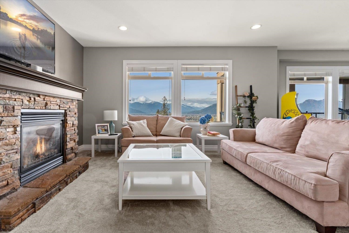 Laundry Room Photo of 125 51075 Falls Court, Chilliwack, BC