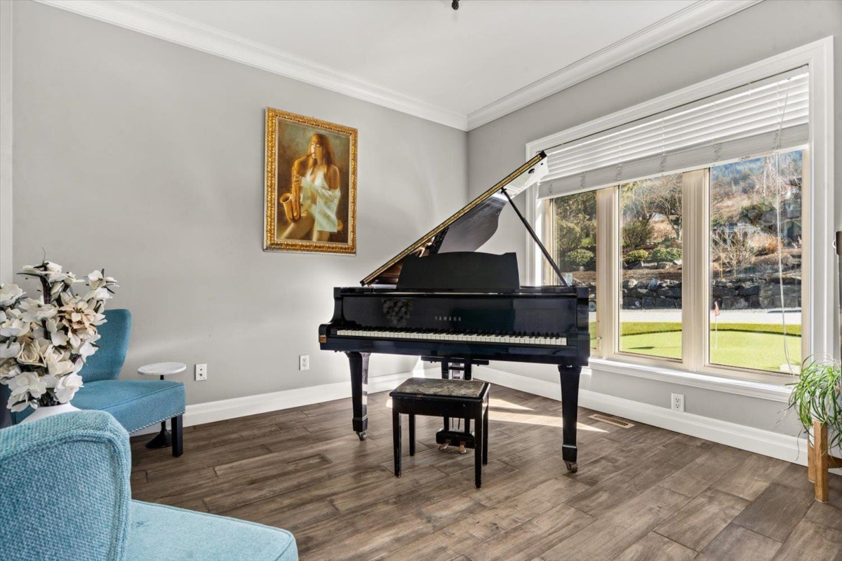 Living Room Photo of 125 51075 Falls Court, Chilliwack, BC
