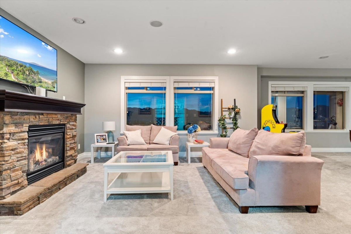 Mudroom Photo of 125 51075 Falls Court, Chilliwack, BC