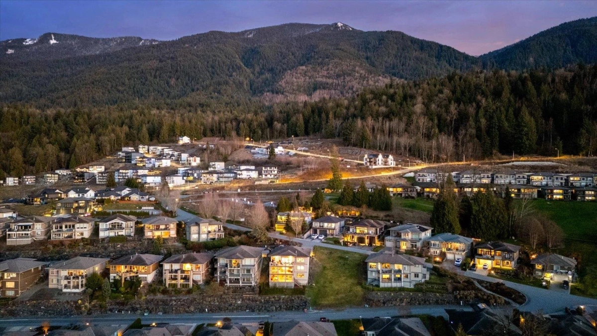 Swimming Pool Photo of 125 51075 Falls Court, Chilliwack, BC