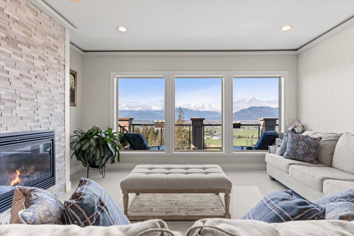 Walk-In Closet Photo of 125 51075 Falls Court, Chilliwack, BC