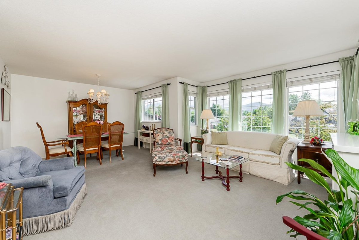 Dining Area Photo of 7652 Sapphire Drive, Chilliwack, BC