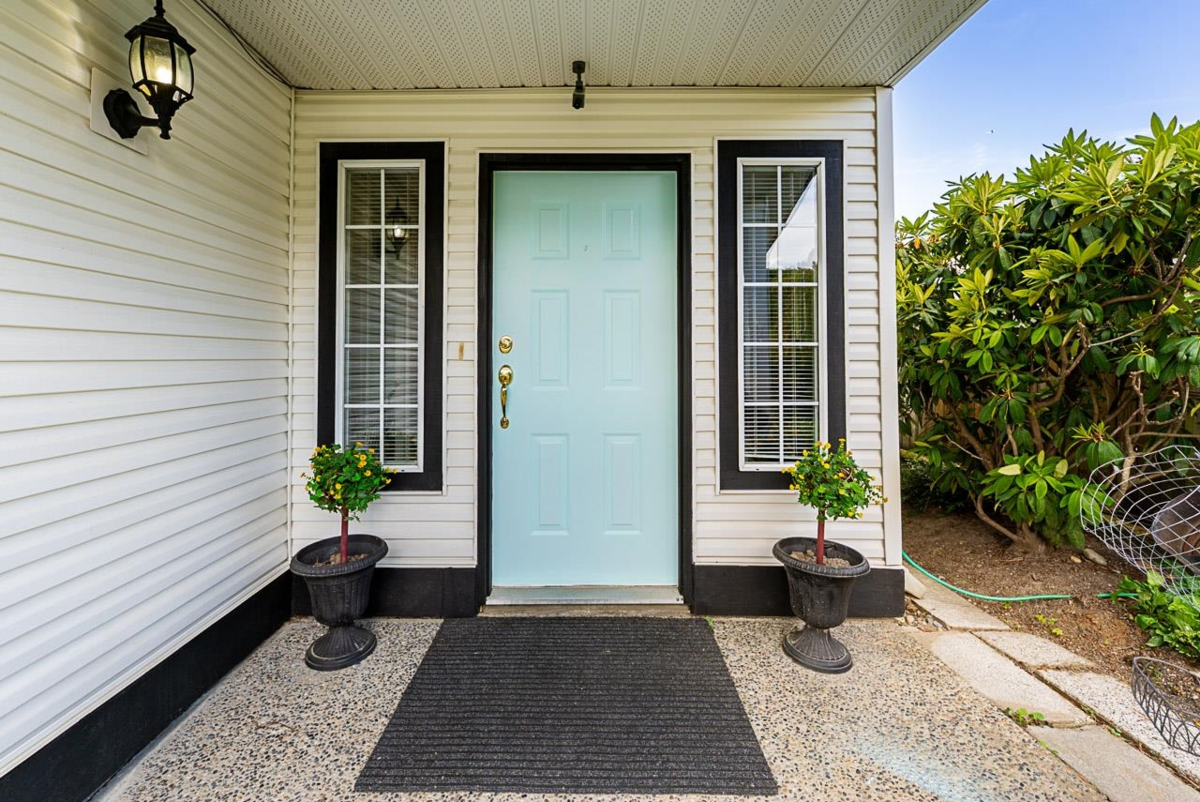 Living Room Photo of 7652 Sapphire Drive, Chilliwack, BC