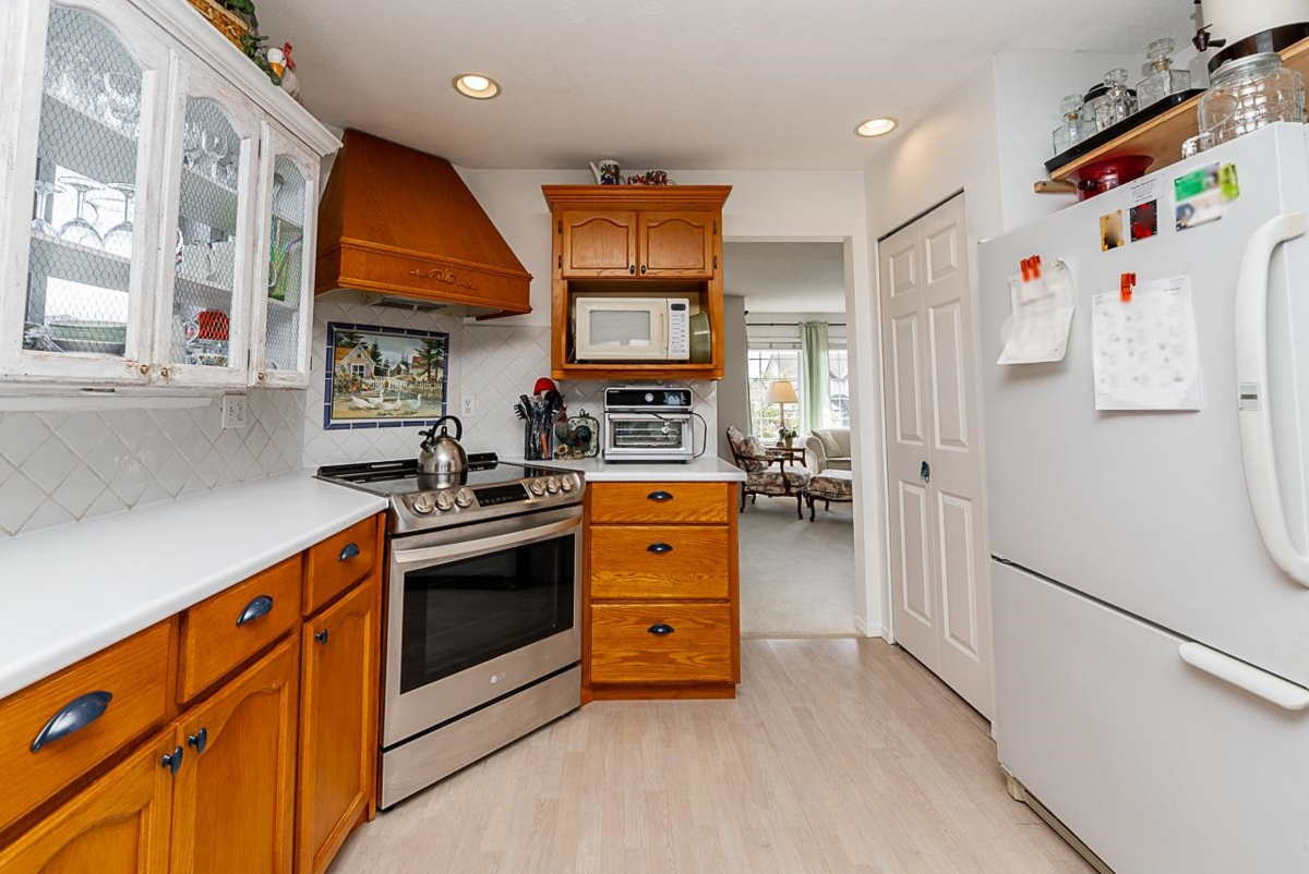 Walk-In Closet Photo of 7652 Sapphire Drive, Chilliwack, BC