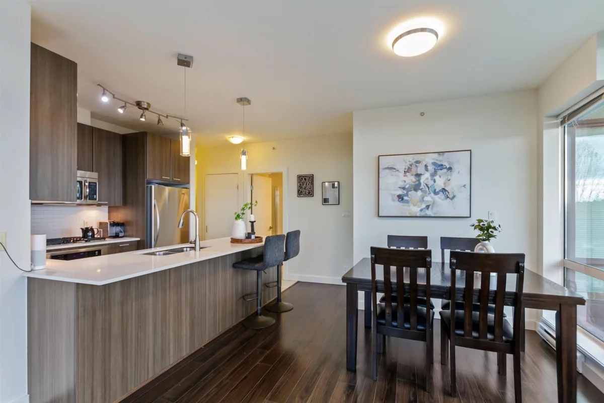 Kitchen Island Photo of 708 2789 Shaughnessy Street, Port Coquitlam, BC