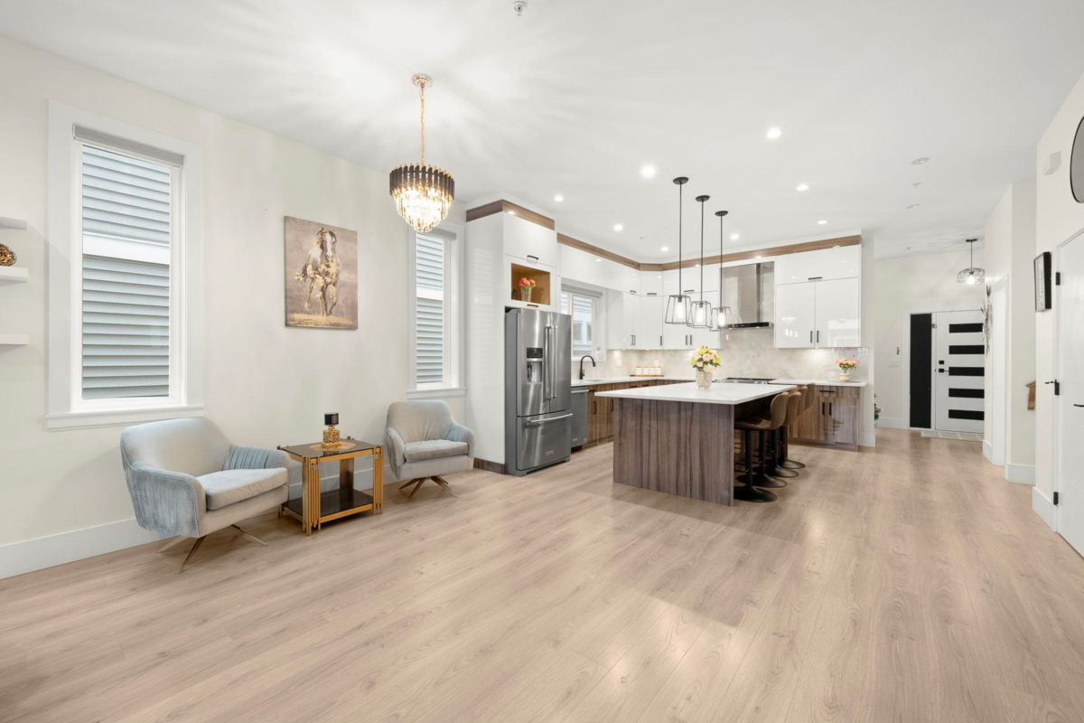 Kitchen Island Photo of 11042 240 Street, Maple Ridge, BC