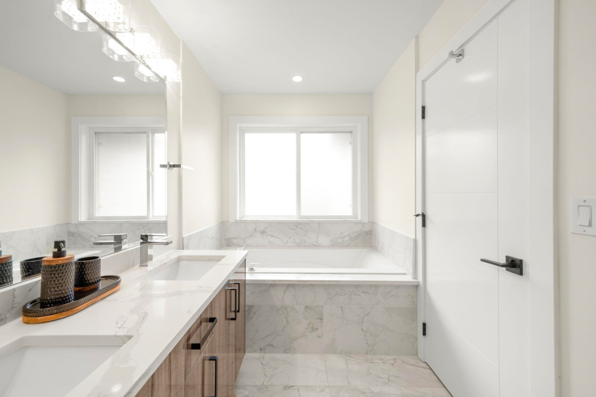 Powder Room Photo of 11042 240 Street, Maple Ridge, BC