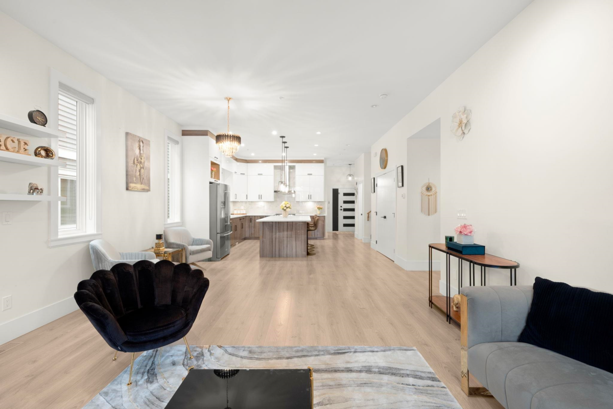 Walk-In Closet Photo of 11042 240 Street, Maple Ridge, BC