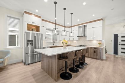 11042 240 Street, Maple Ridge, BC, Cottonwood MR — 6 bed single family residence for sale