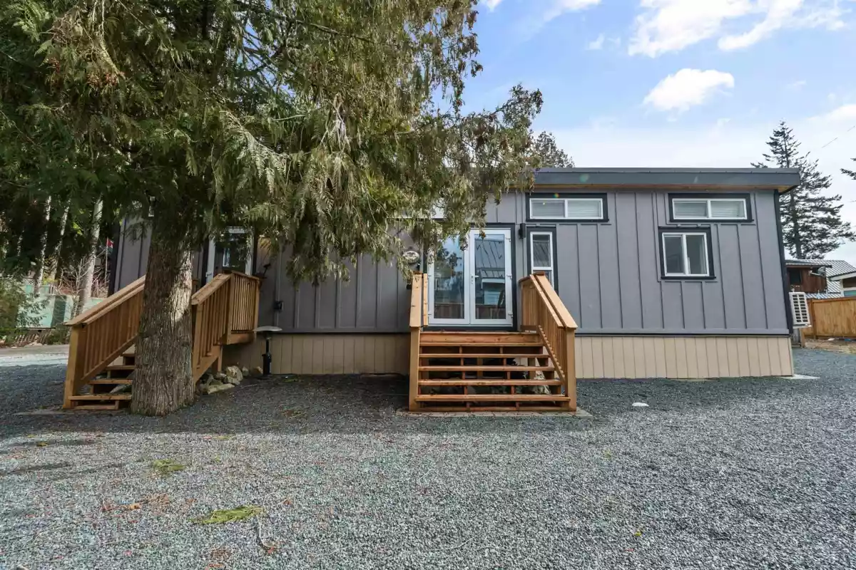 Hallway Photo of H113 Strawberry Lane, Sunshine Valley, BC