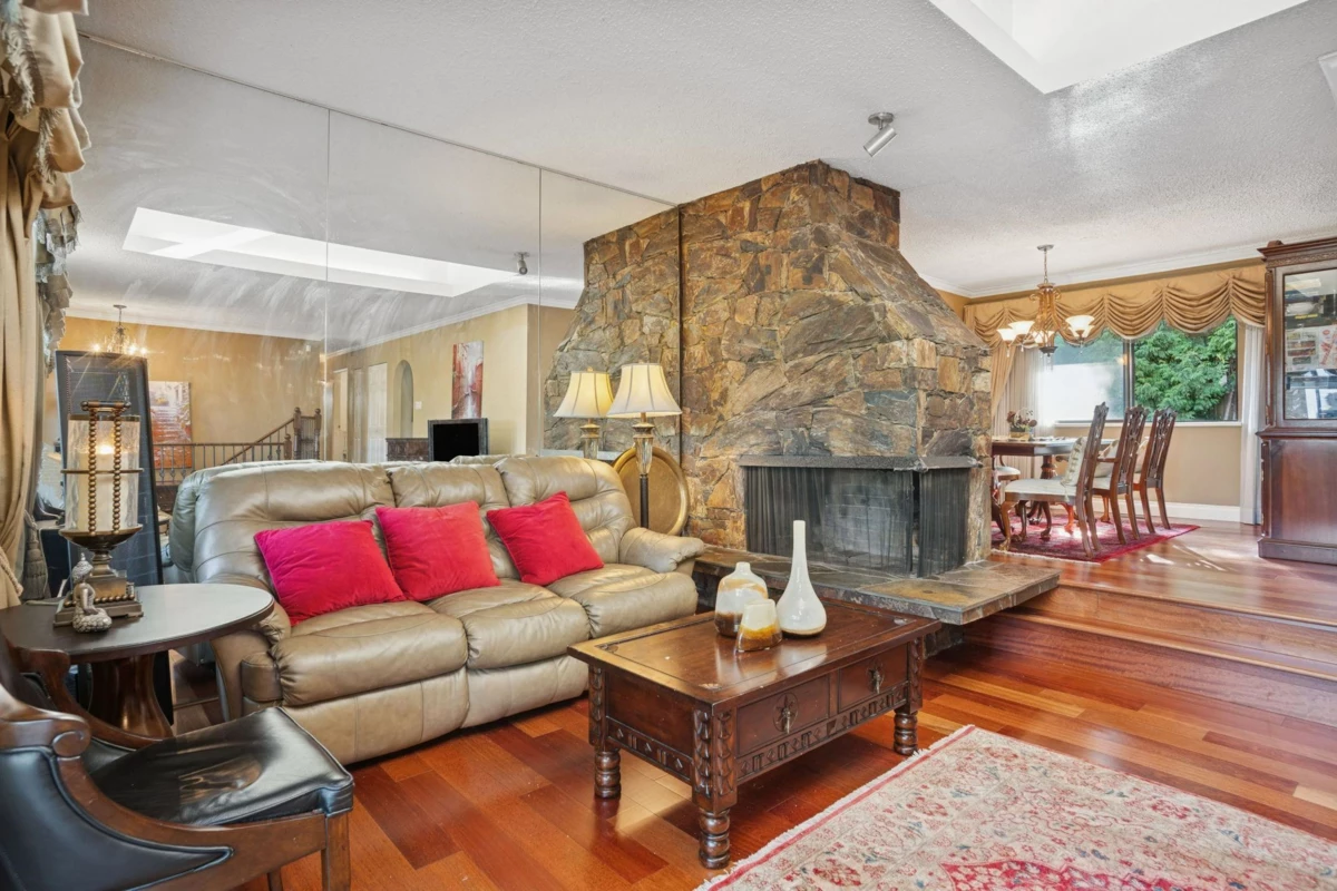 Kitchen Island Photo of 7730 Stanley Street, Burnaby, BC