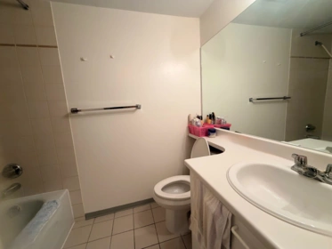 Primary Bathroom Photo of 203 5250 Victory Street, Burnaby, BC
