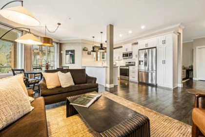 Entry Foyer Photo of 210 45754 Keith Wilson Road, Chilliwack, BC