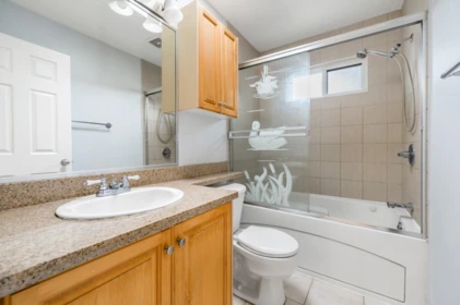 Guest Bathroom Photo of 5989 Rumble Street, Burnaby, BC