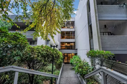 208 1955 Woodway Place, Burnaby, BC, Burnaby — Apartment/Condo for sale