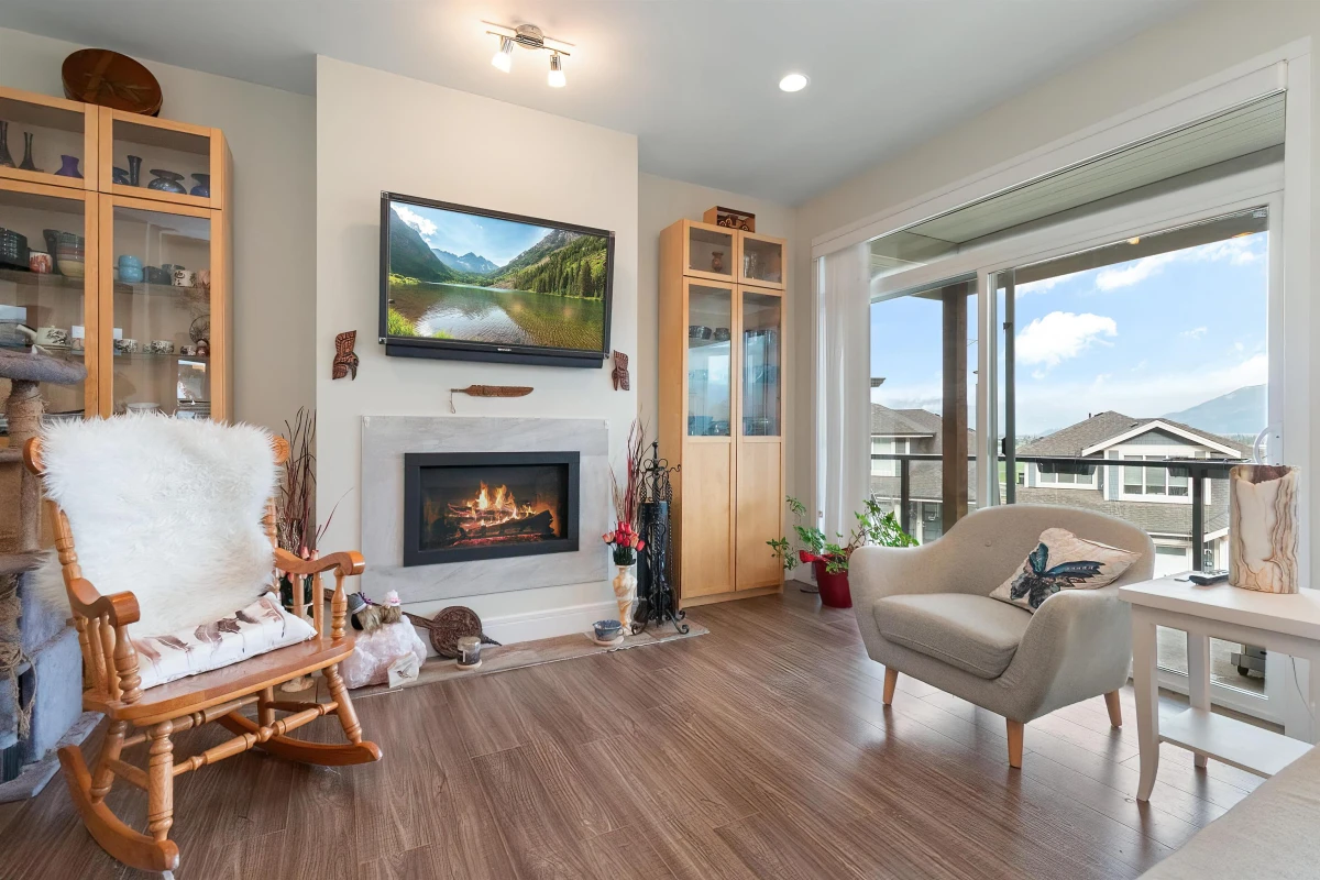 Family Room Photo of 41 50634 Ledgestone Place, Chilliwack, BC