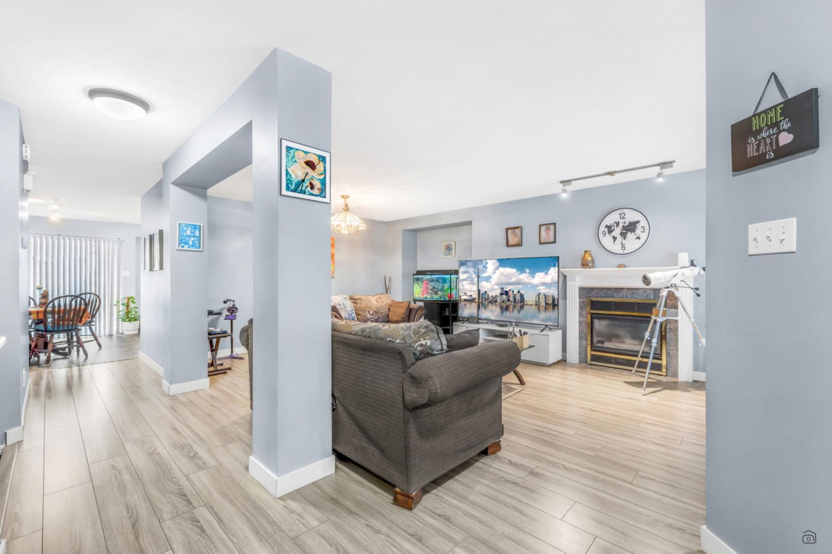 Family Room Photo of 144 3080 Townline Road Road, Abbotsford, BC