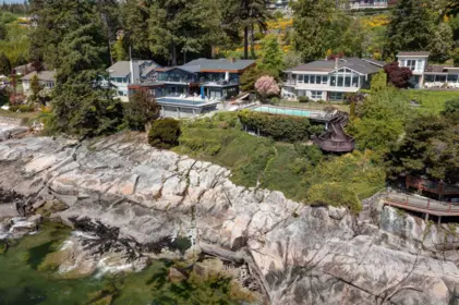 5951 Sunshine Coast Highway, Sechelt, BC, Sechelt — Single Family Residence for sale
