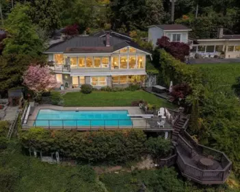 5951 Sunshine Coast Highway, Sechelt, BC, Sechelt — Single Family Residence for sale