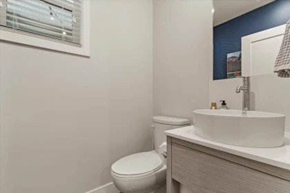 Entry Foyer Photo of 35 45500 Campus Drive, Chilliwack, BC
