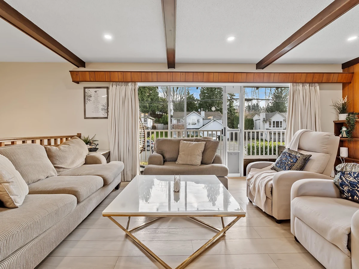 Dining Area Photo of 34889 High Drive, Abbotsford, BC
