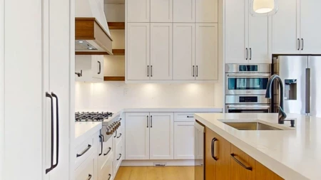 Kitchen Island Photo of 1236 Castle Road, Gibsons, BC