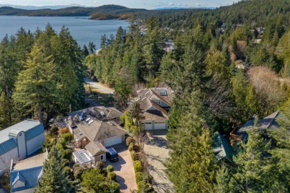 Community Amenities Photo (Clubhouse) of 9219 Regal Road, Halfmoon Bay, BC