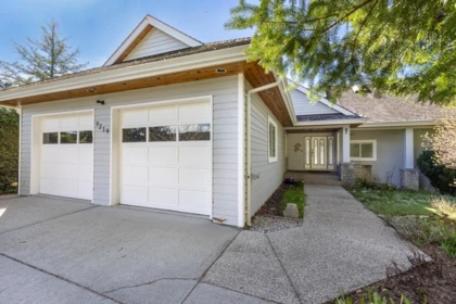 9219 Regal Road, Halfmoon Bay, BC, Halfmoon Bay — Single Family Residence for sale