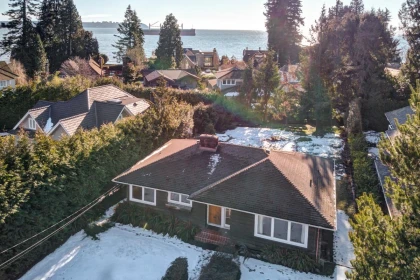 4386 Erwin Drive, West Vancouver, BC, West Vancouver — Single Family Residence for sale