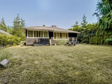 4386 Erwin Drive, West Vancouver, BC, West Vancouver — Single Family Residence for sale