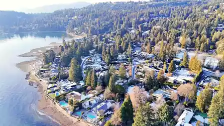 Swimming Pool Photo of 4386 Erwin Drive, West Vancouver, BC