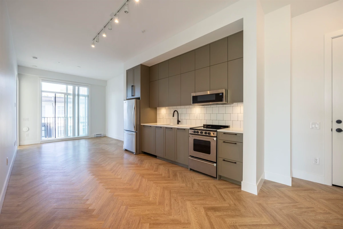 Dining Area Photo of 405 13933 105 Boulevard, Surrey, BC
