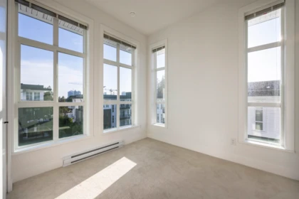 Entry Foyer Photo of 405 13933 105 Boulevard, Surrey, BC