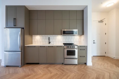 Kitchen Photo of 405 13933 105 Boulevard, Surrey, BC