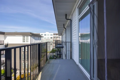 Powder Room Photo of 405 13933 105 Boulevard, Surrey, BC