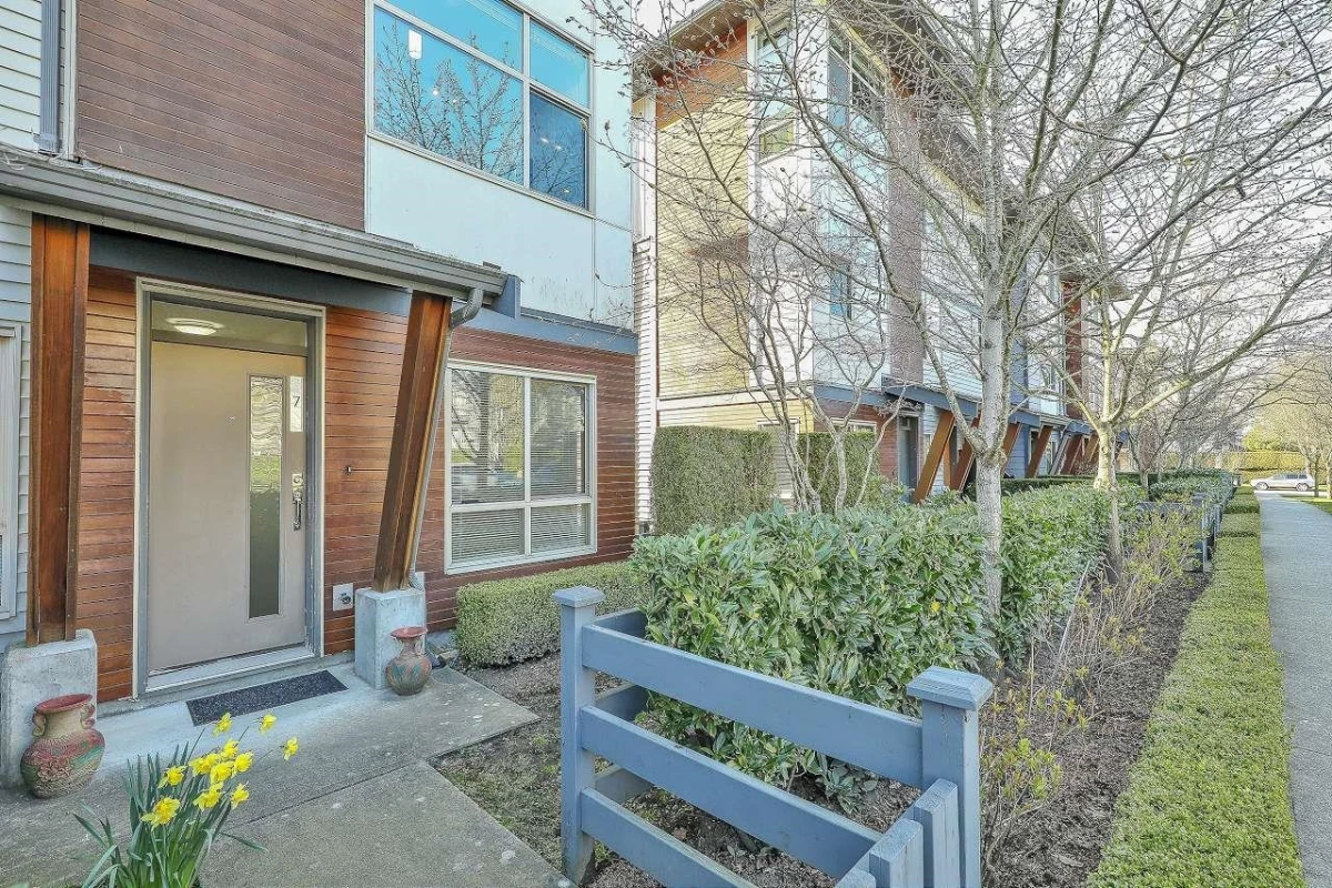 Family Room Photo of 7 8473 163rd Street, Surrey, BC