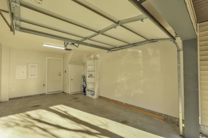 Hallway Photo of 7 8473 163rd Street, Surrey, BC