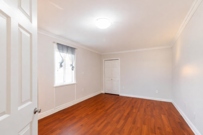 Entry Foyer Photo of 7487 Rosewood Street, Burnaby, BC