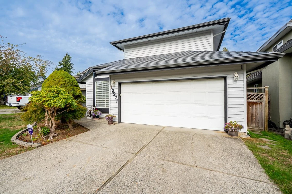 Family Room Photo of 12971 66b Avenue, Surrey, BC