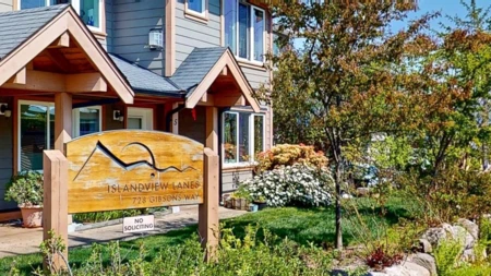 1 728 Gibsons Way, Gibsons, BC, Gibsons — Townhouse for sale
