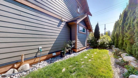 Outdoor Kitchen Photo of 1 728 Gibsons Way, Gibsons, BC