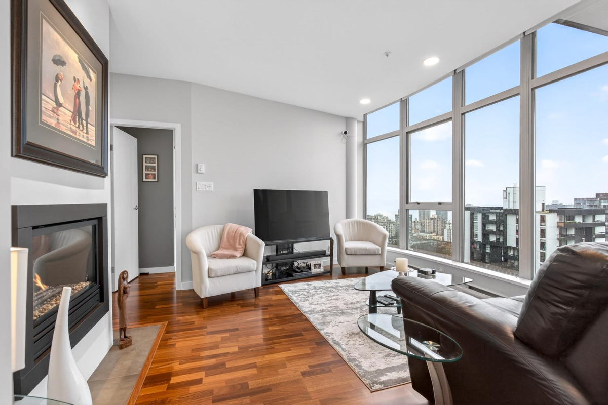 Dining Area Photo of 1904 1277 Nelson Street, Vancouver, BC