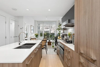 Kitchen Photo of 328 2220 Kingsway Street, Vancouver, BC