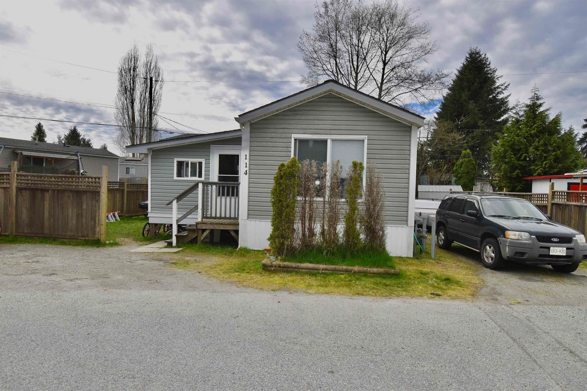 Exterior Rear Photo of 114 1413 Sunshine Coast Highway, Gibsons, BC